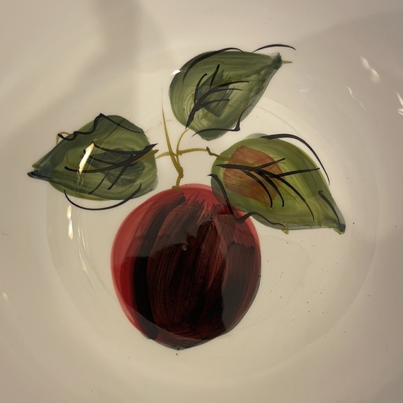 🍑🍒Raymond Waites Bowl🍇
Certifed International
Dishwasher and microwave safe - Picture 2 of 6